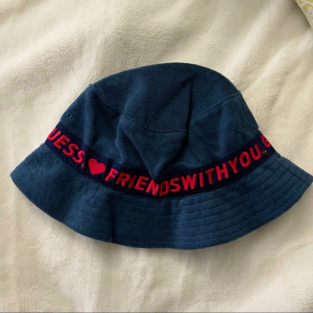 NWT Guess Friends With You Bucket Hat